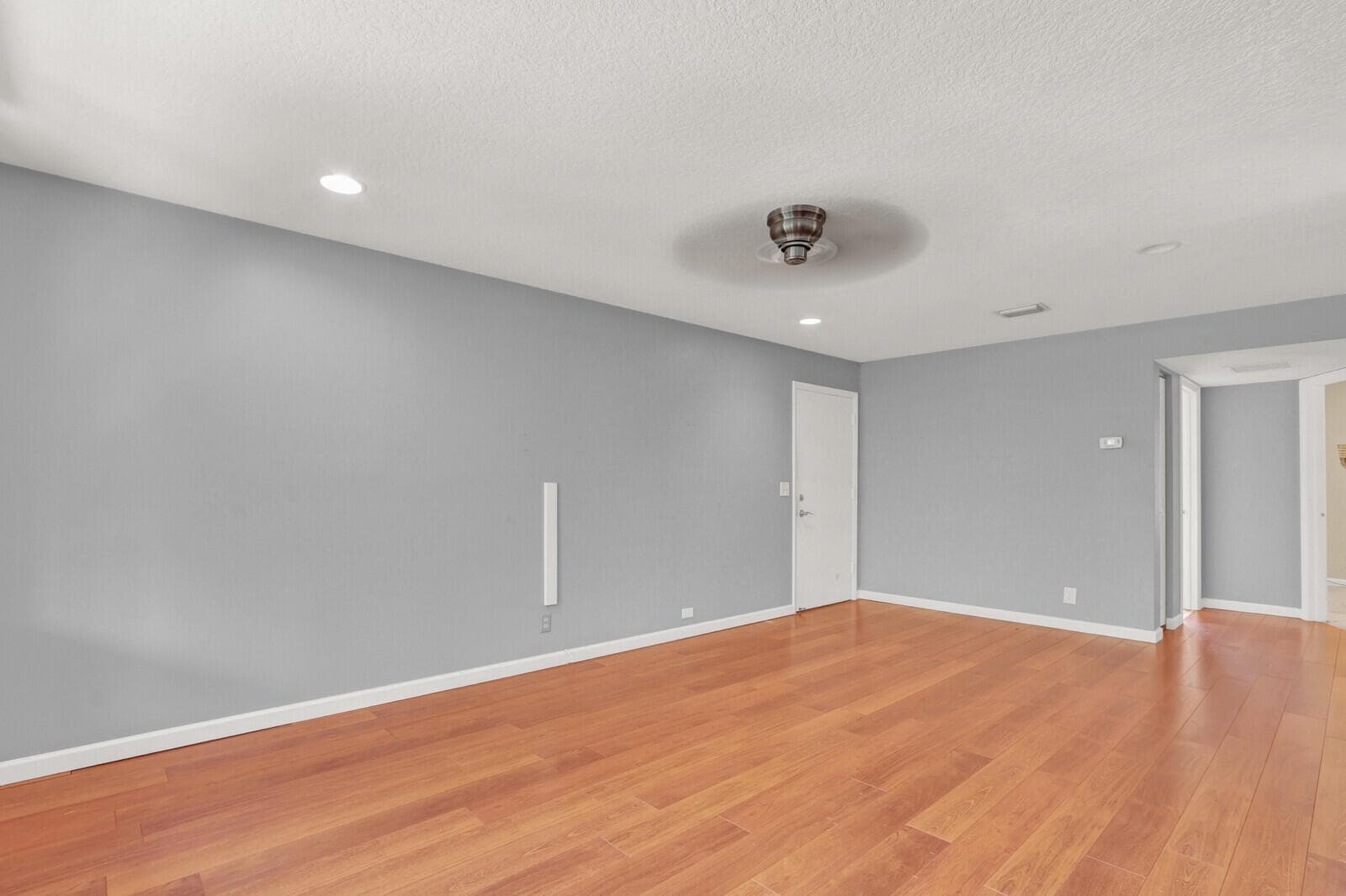 312 Southwind Drive 207 photo 4