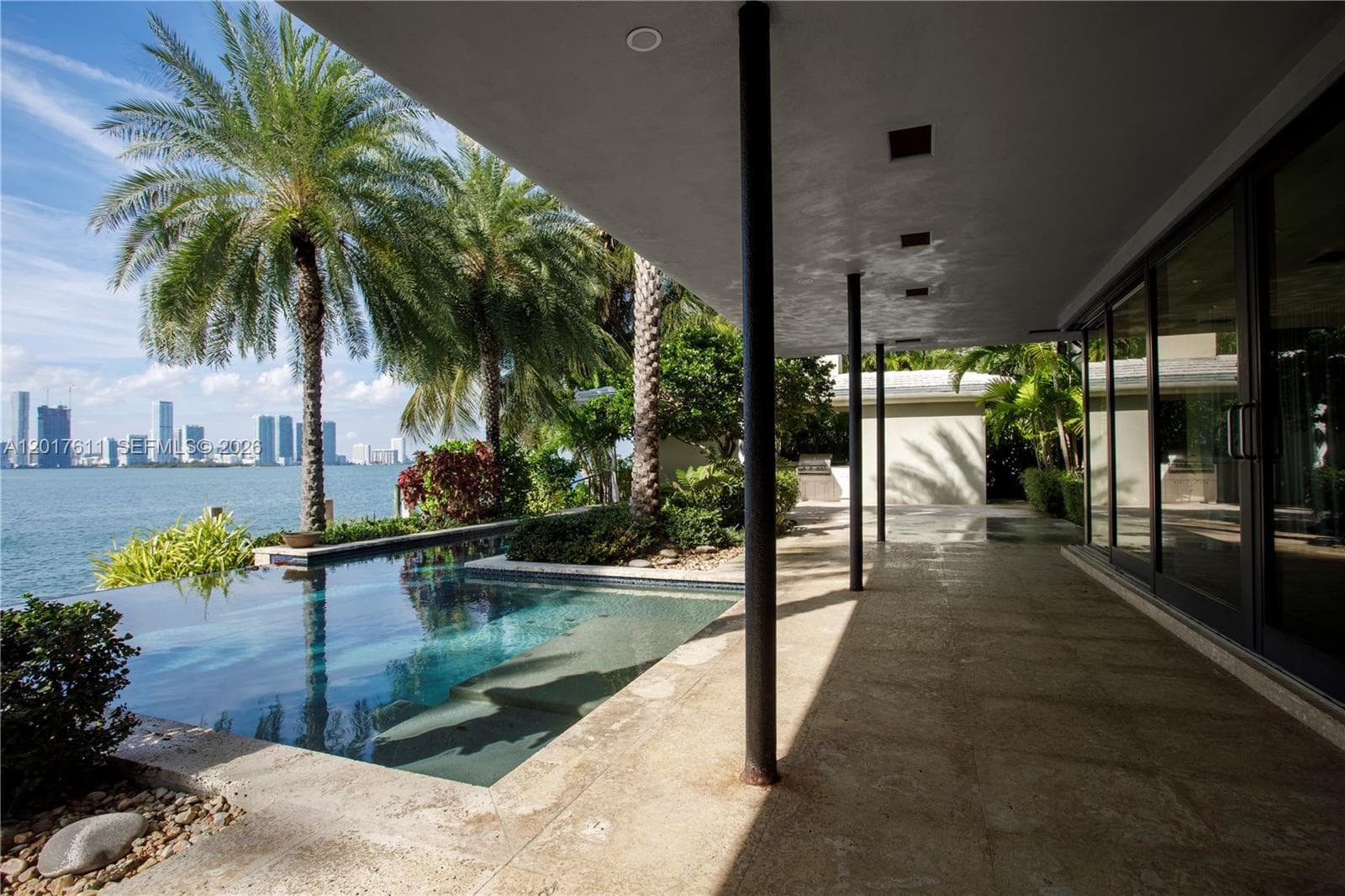 250 San Marino Dr photo 3