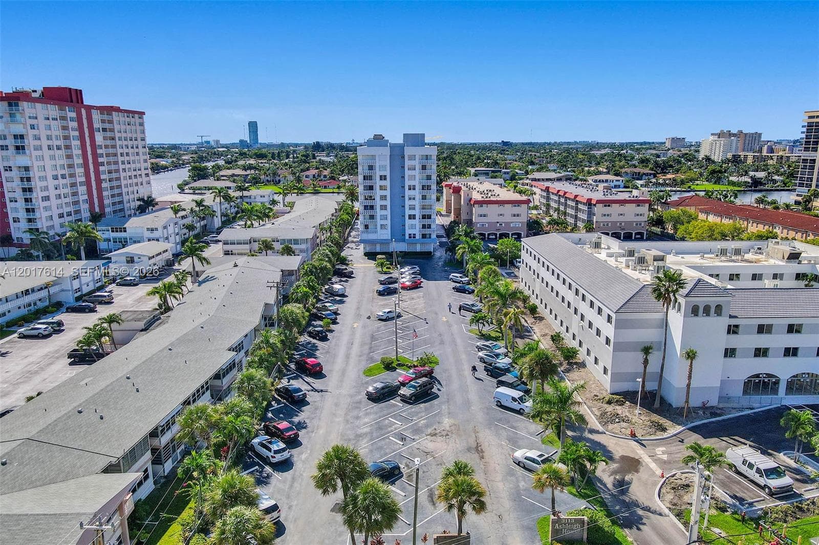 3113 S Ocean Dr 603 photo 23