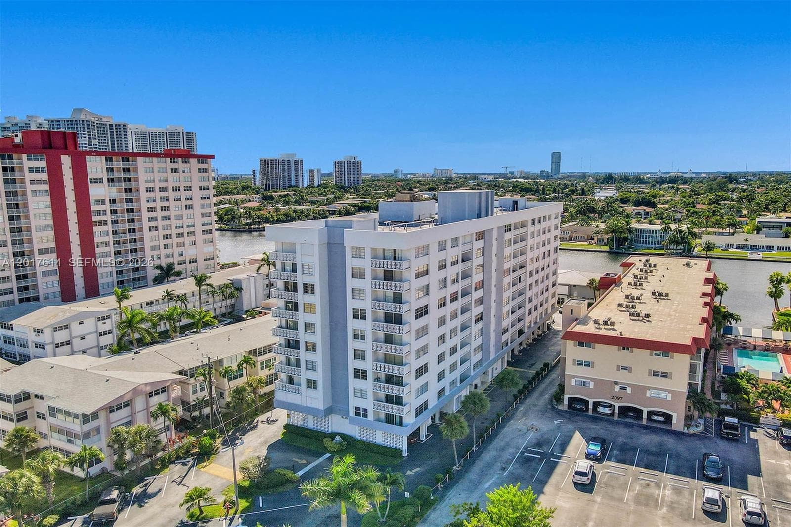 3113 S Ocean Dr 603 photo 24
