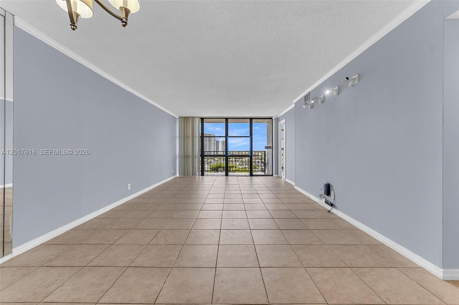 800 Parkview Dr 1007 photo 13