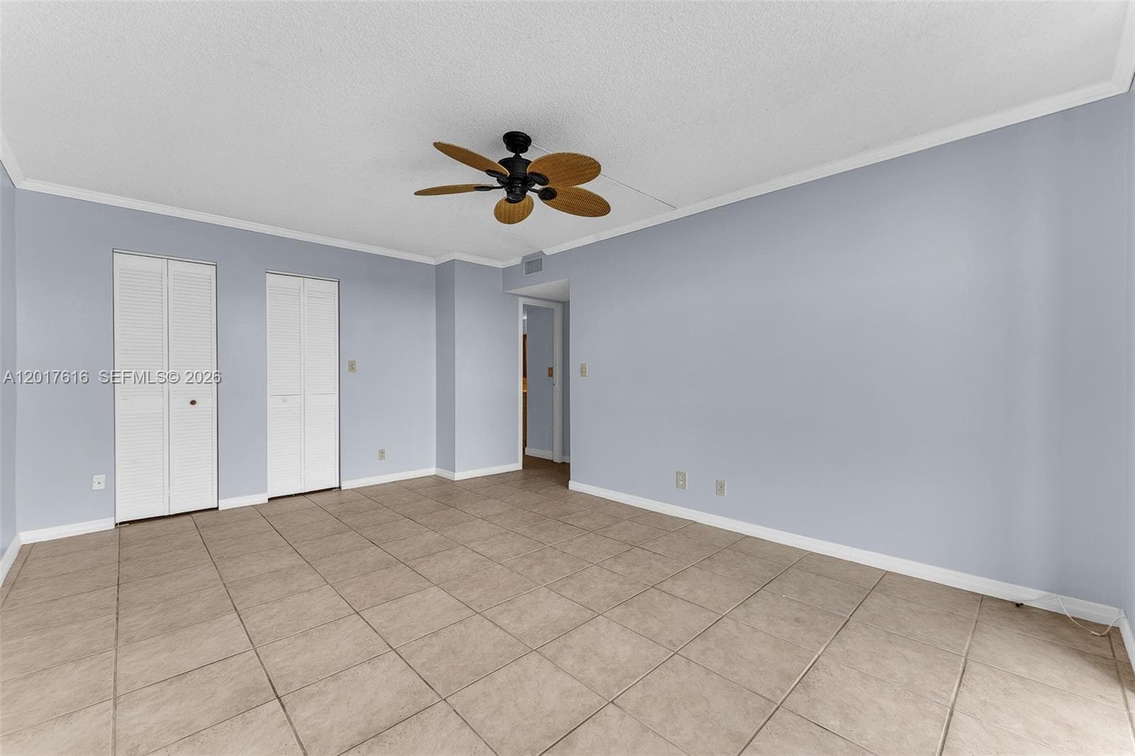 800 Parkview Dr 1007 photo 22