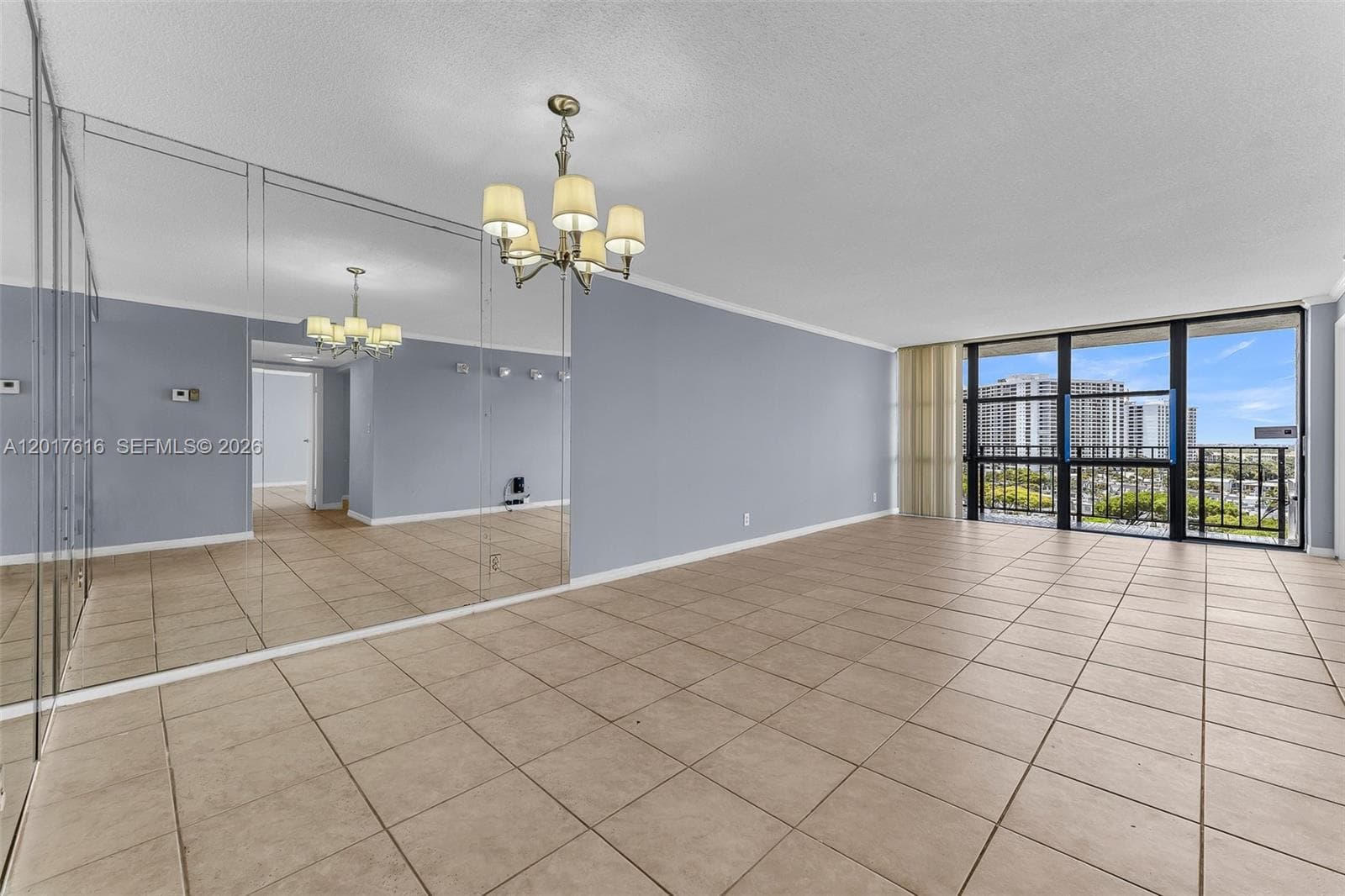 800 Parkview Dr 1007 photo 3