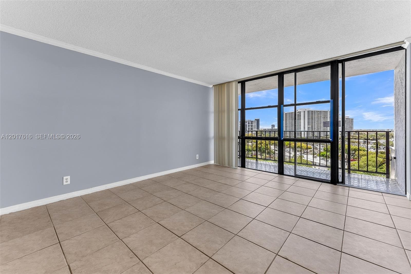 800 Parkview Dr 1007 photo 10