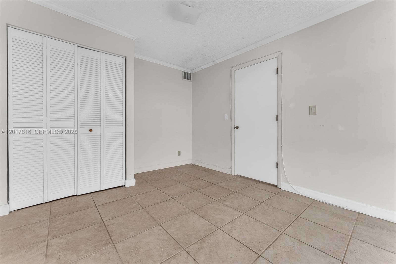 800 Parkview Dr 1007 photo 18