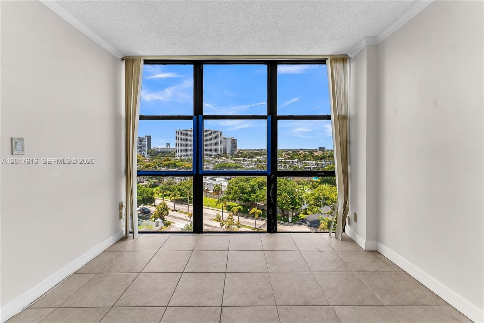 800 Parkview Dr 1007 photo 19