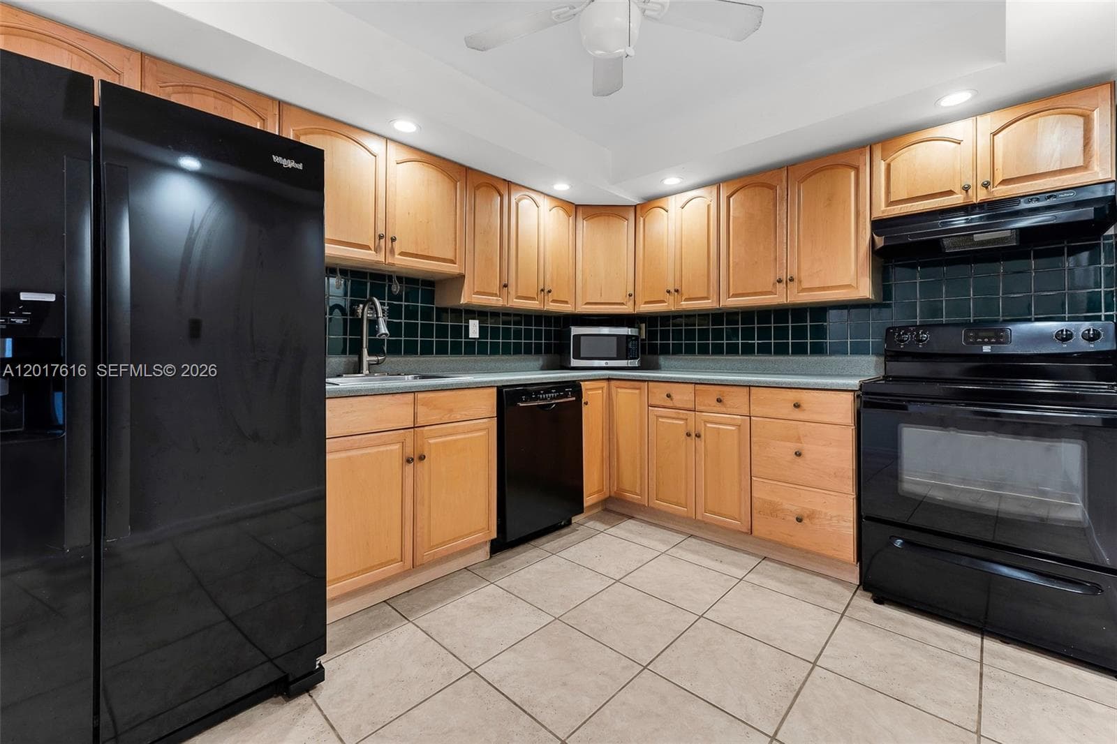 800 Parkview Dr 1007 photo 4