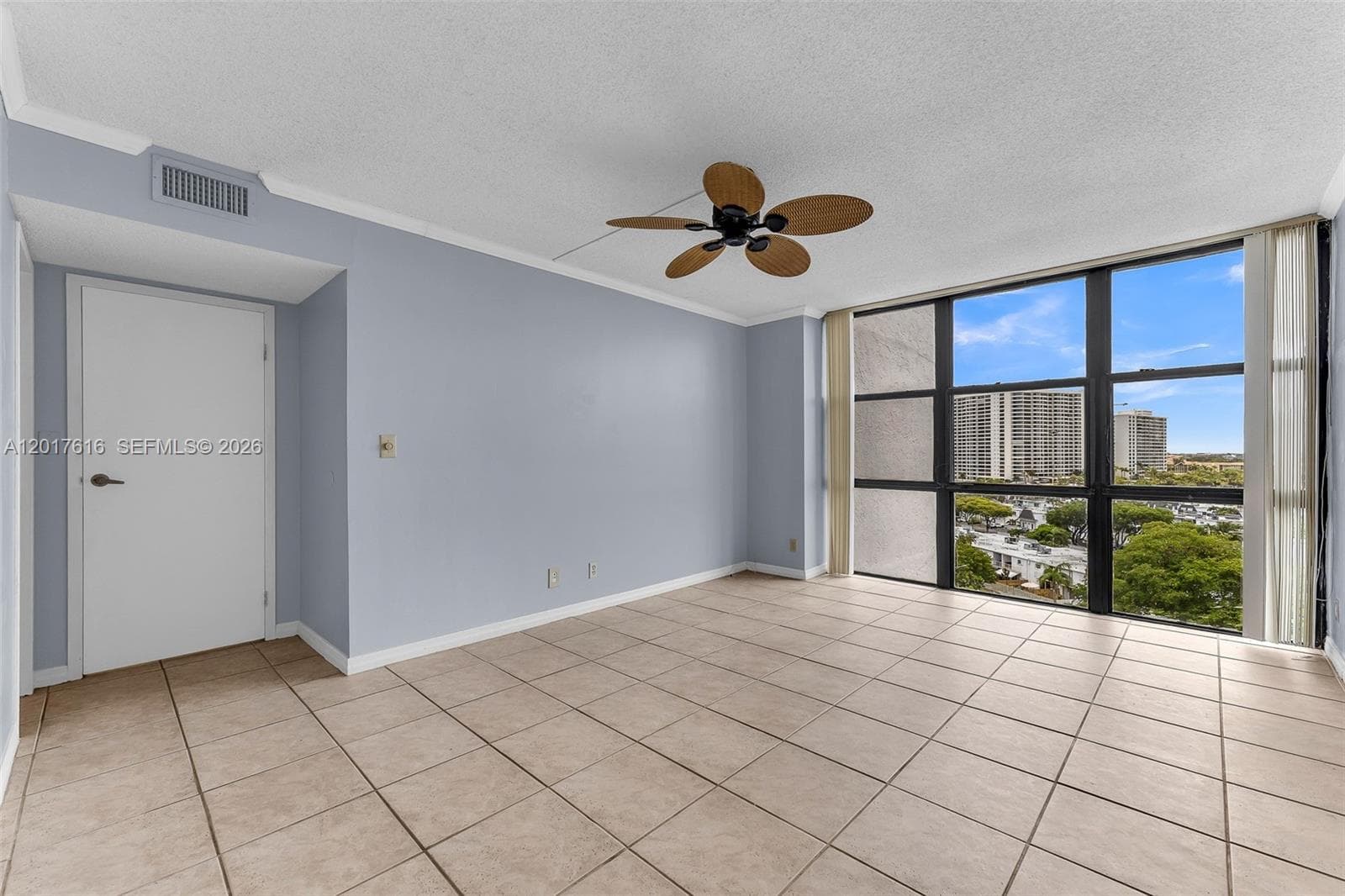 800 Parkview Dr 1007 photo 21