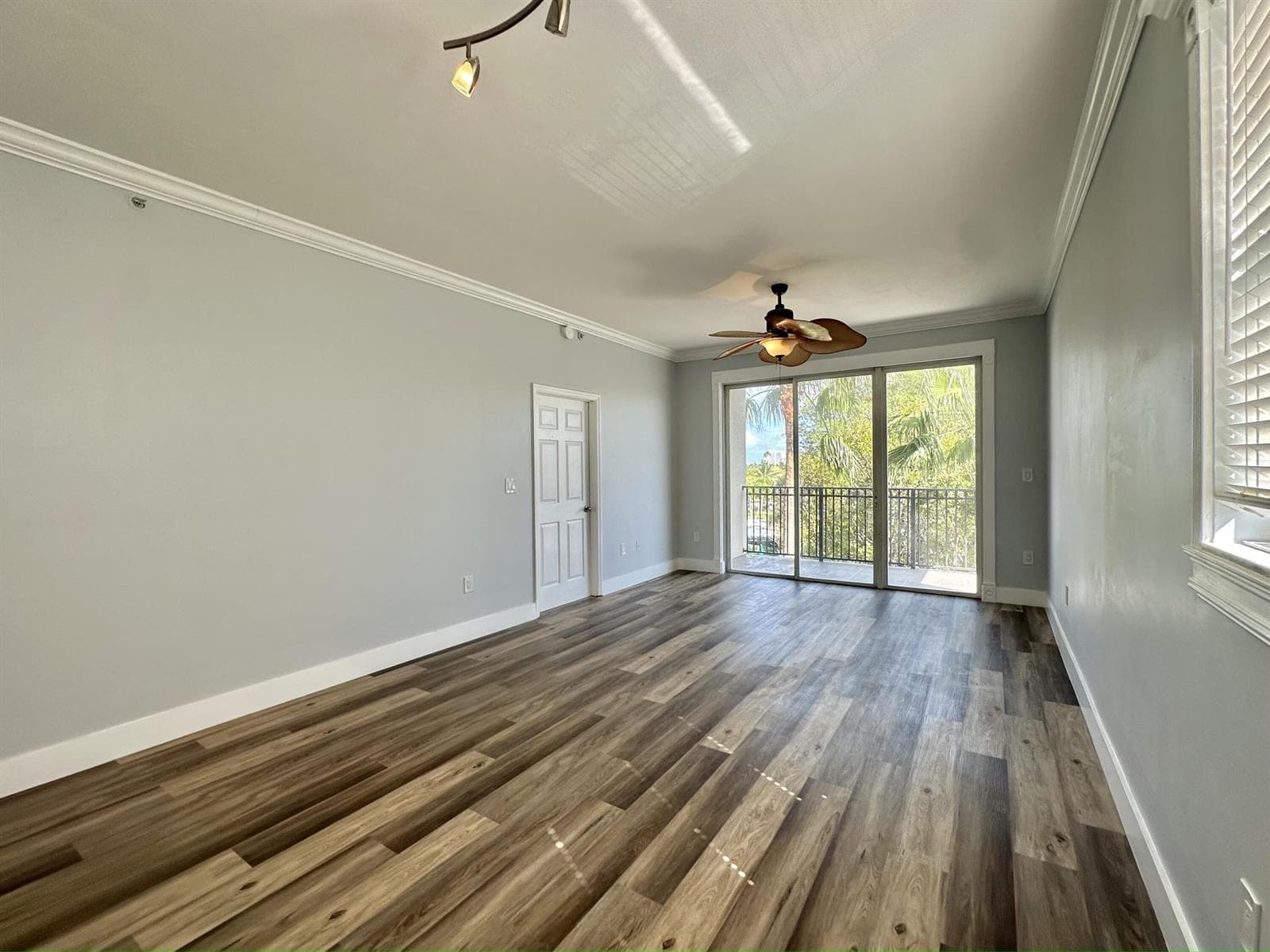 27 Royal Palm Way 406 photo 17