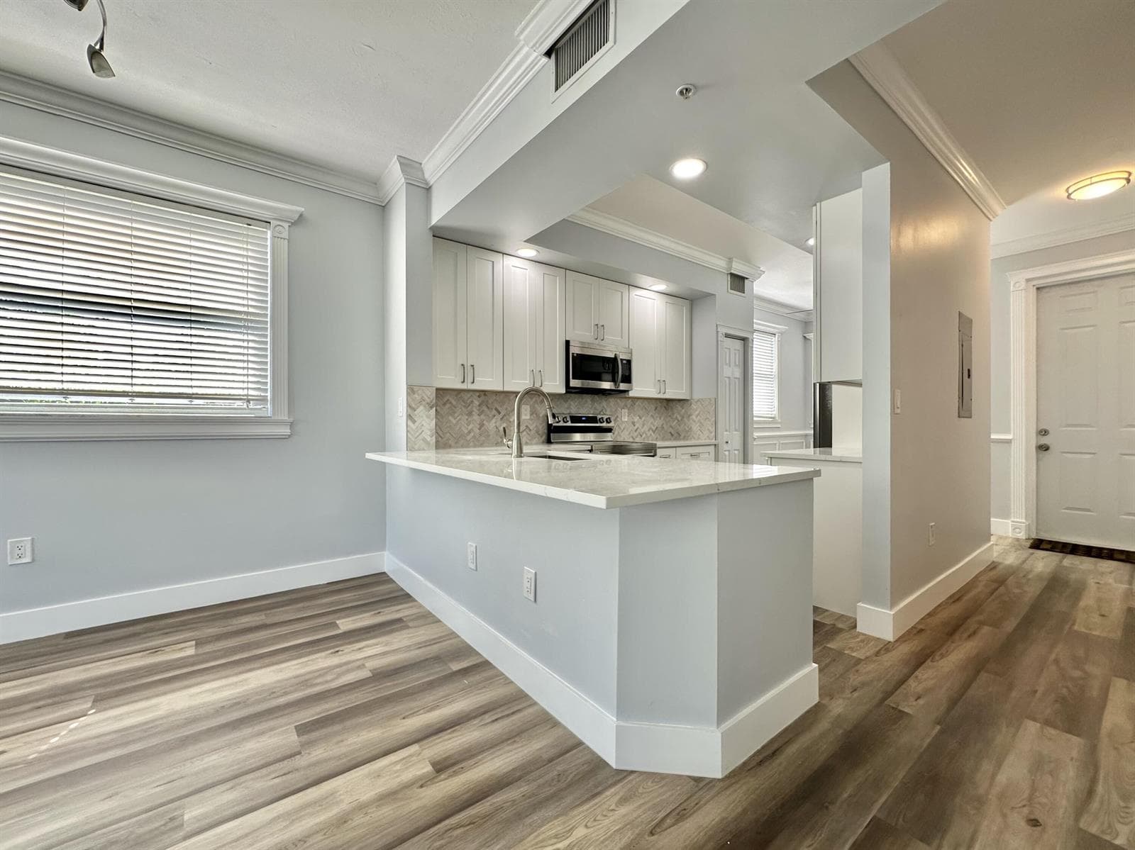 27 Royal Palm Way 406 photo 12
