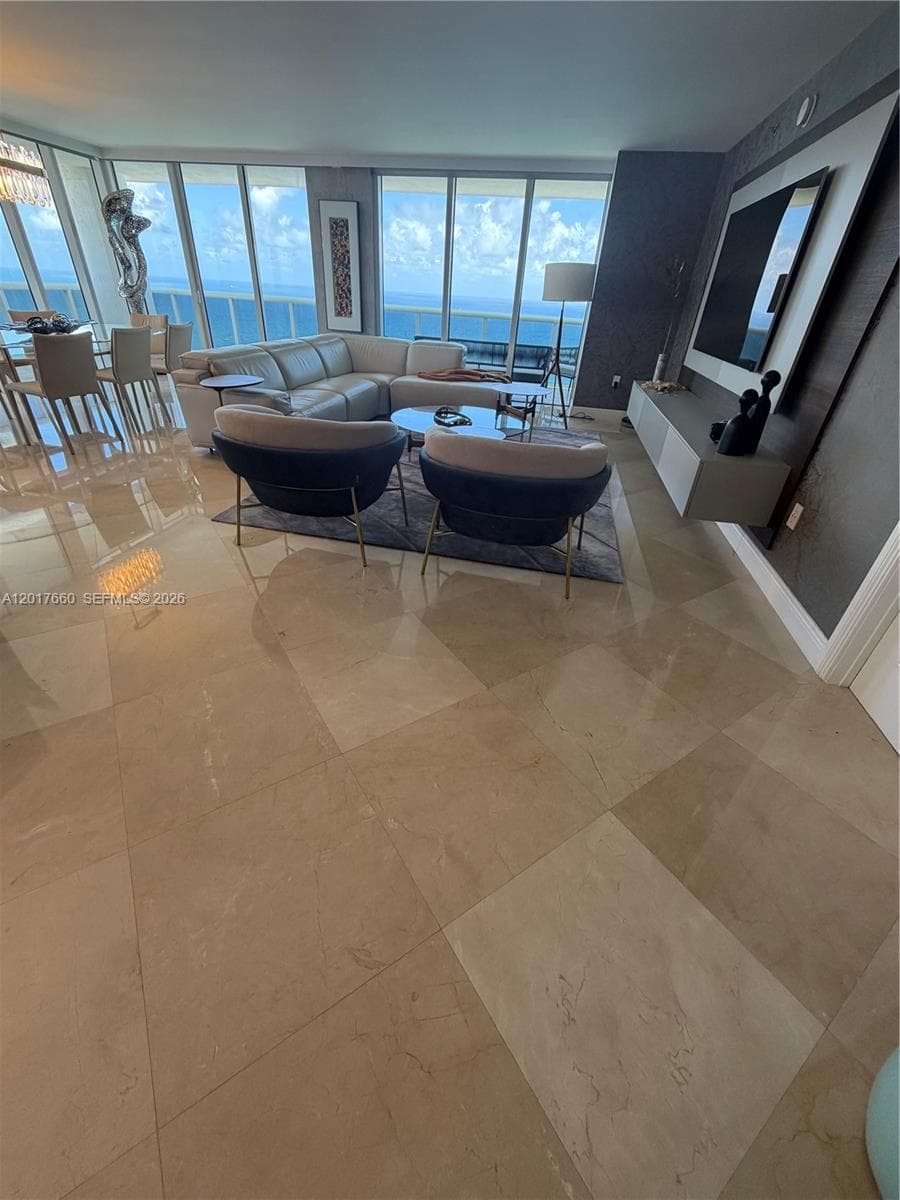 1800 S Ocean Dr 3701 photo 2