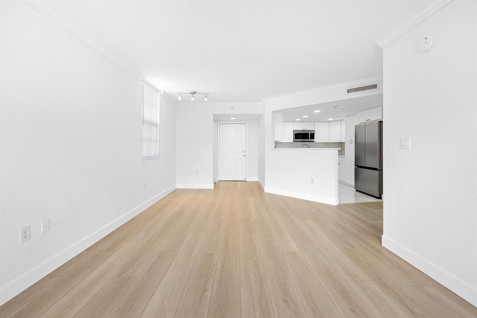1801 N Flagler Drive 824 photo 7