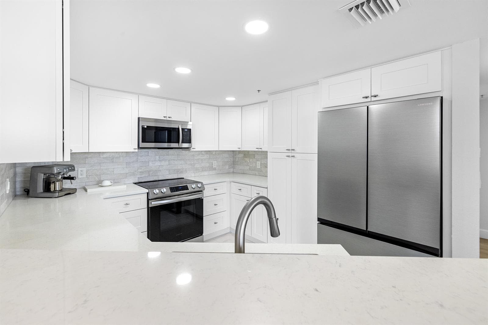 1801 N Flagler Drive 824 photo 10
