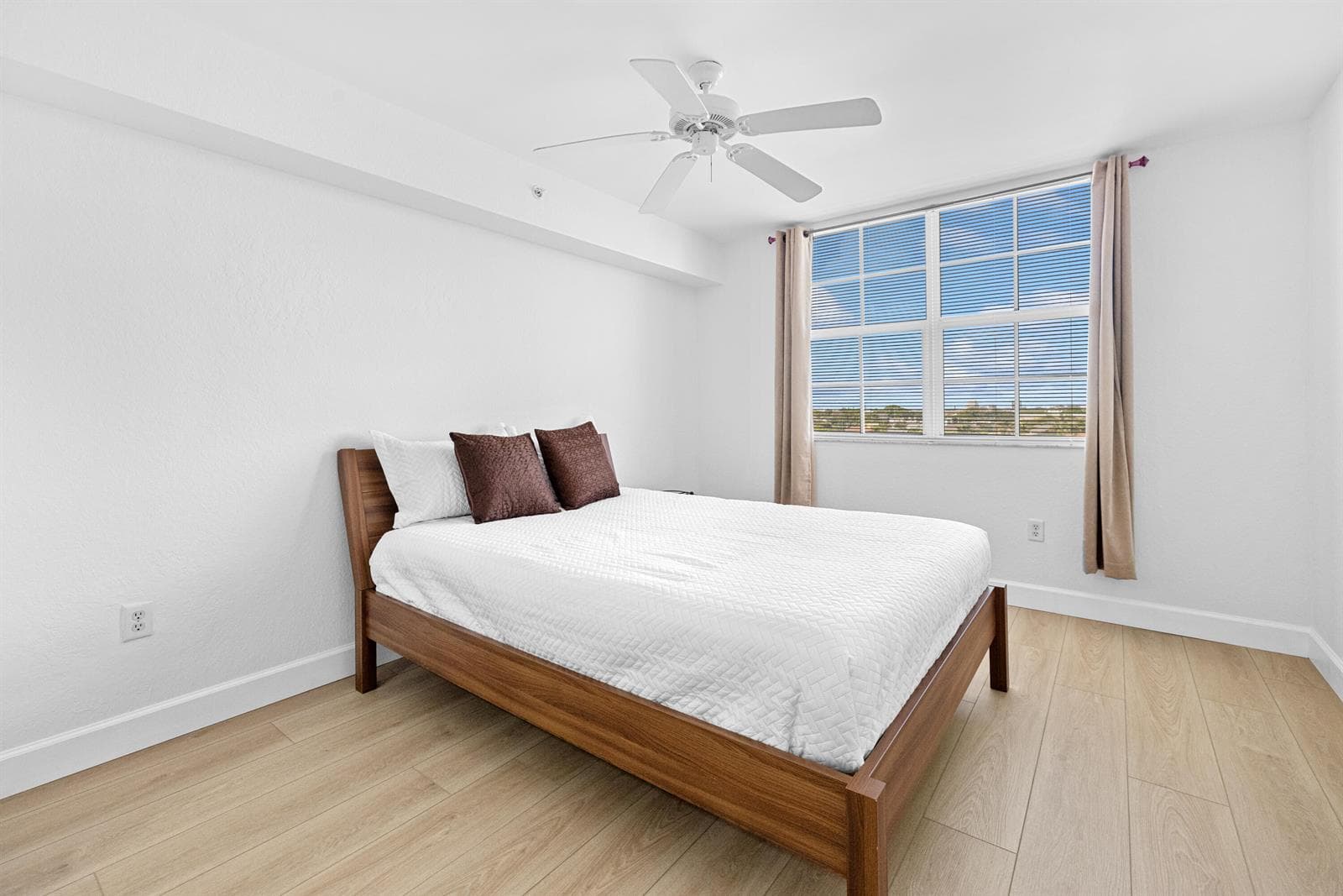 1801 N Flagler Drive 824 photo 14
