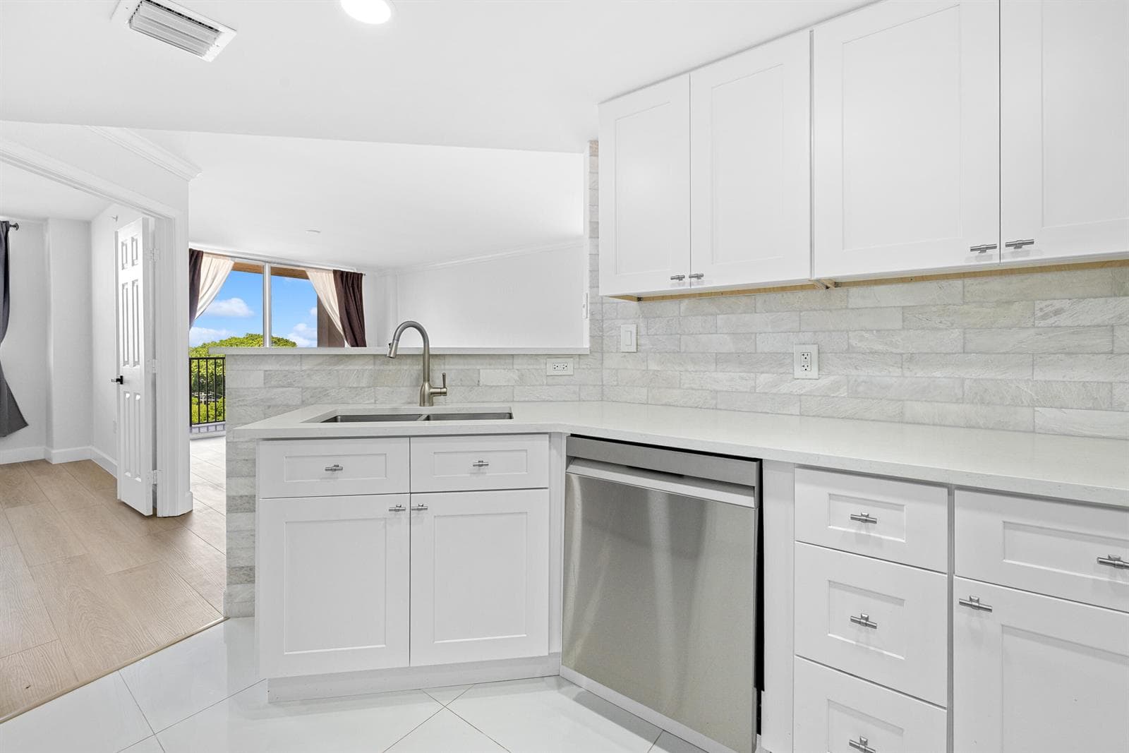 1801 N Flagler Drive 824 photo 11