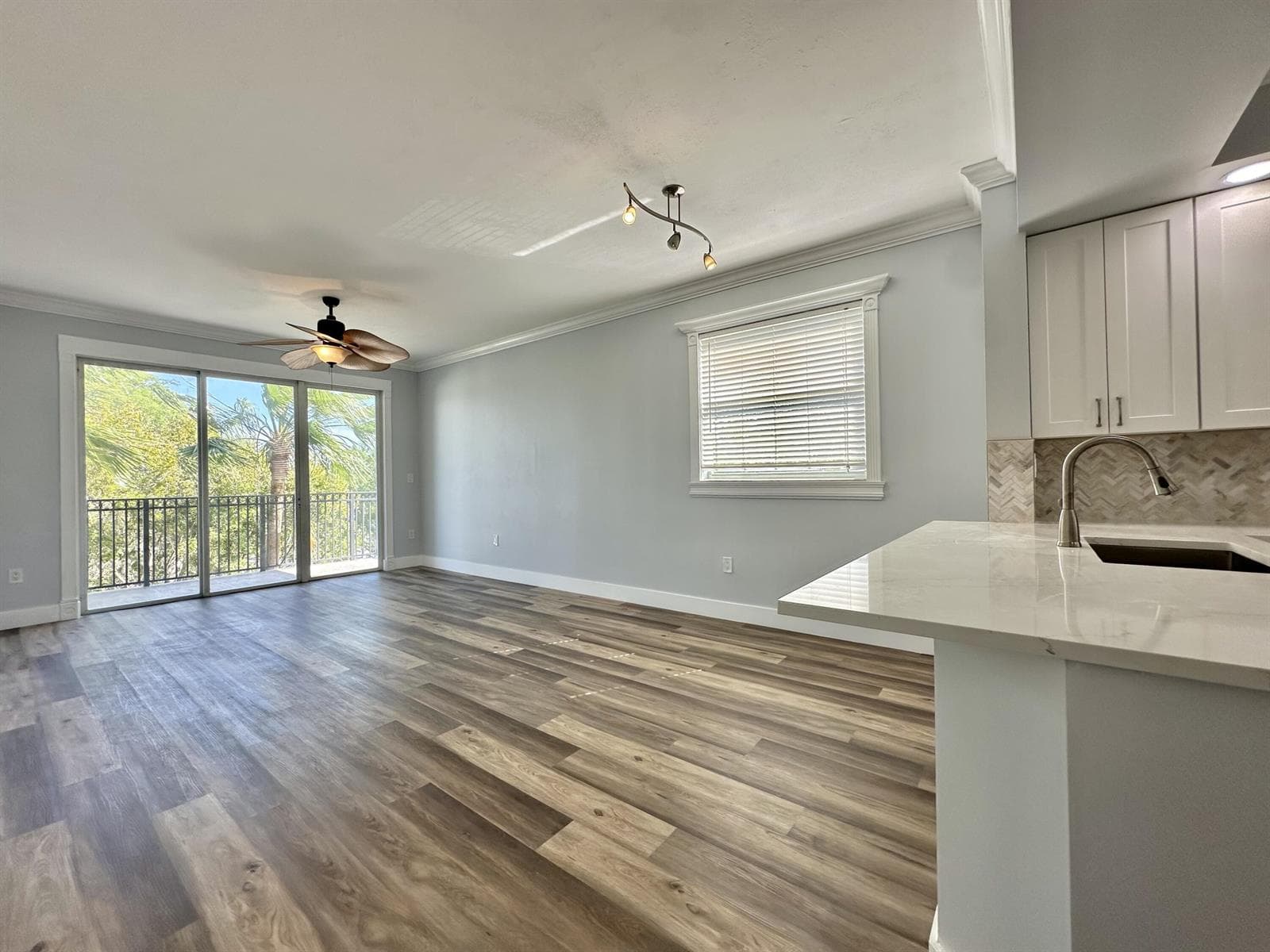 27 Royal Palm Way 406 photo 13