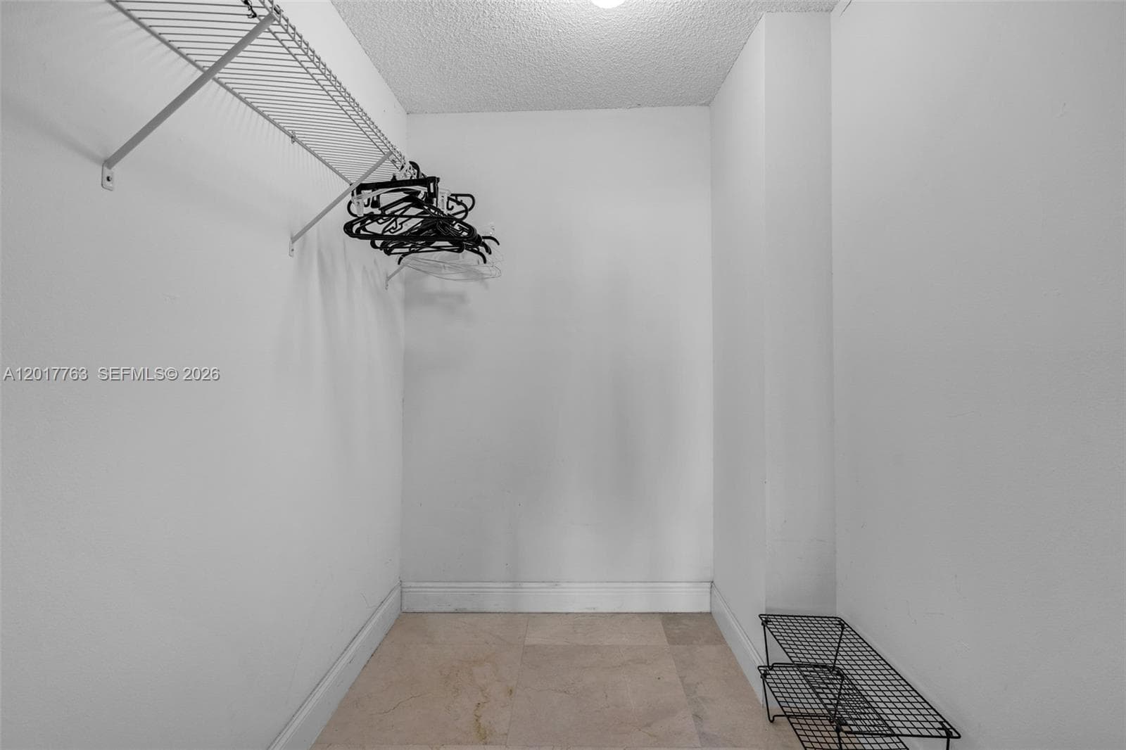 800 Parkview Dr 906 photo 24