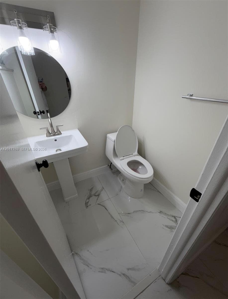 2903 Miami Beach Blvd 303 photo 3
