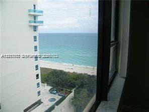 5005 Collins Ave 1422 photo 1