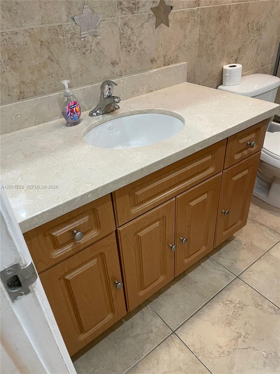 5005 Collins Ave 1422 photo 21