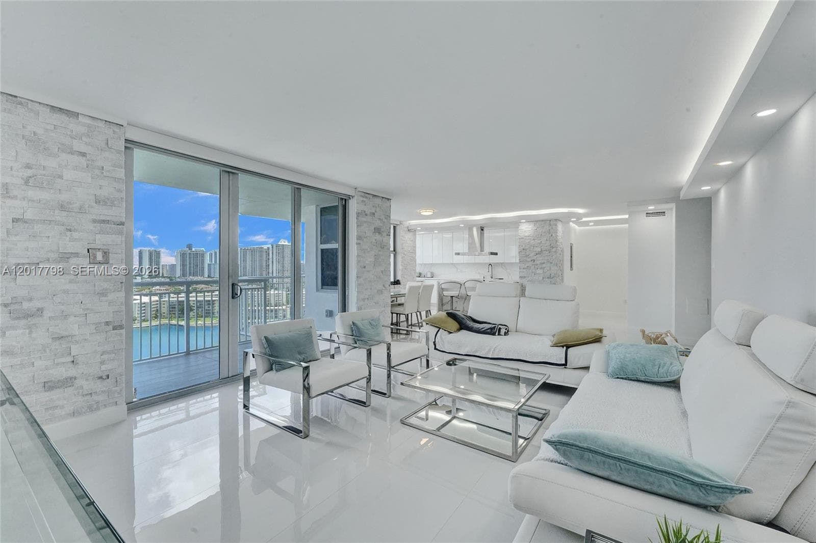 18041 Biscayne Blvd 1804 photo 2