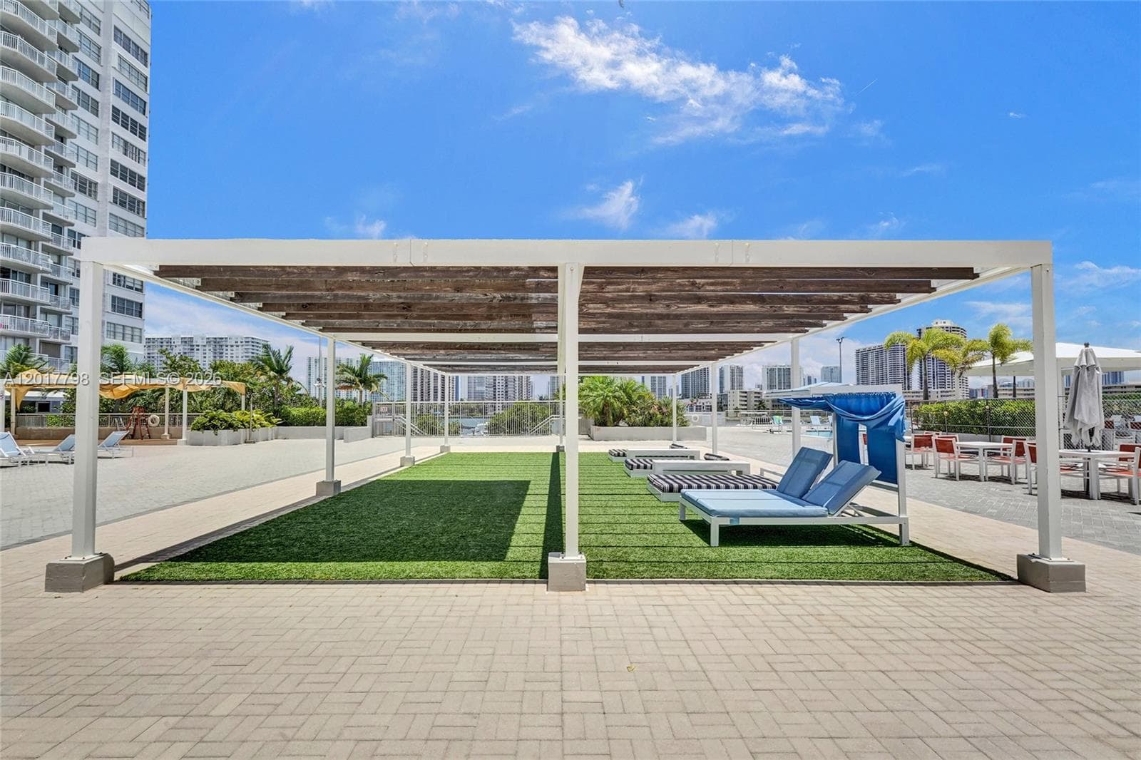 18041 Biscayne Blvd 1804 photo 17