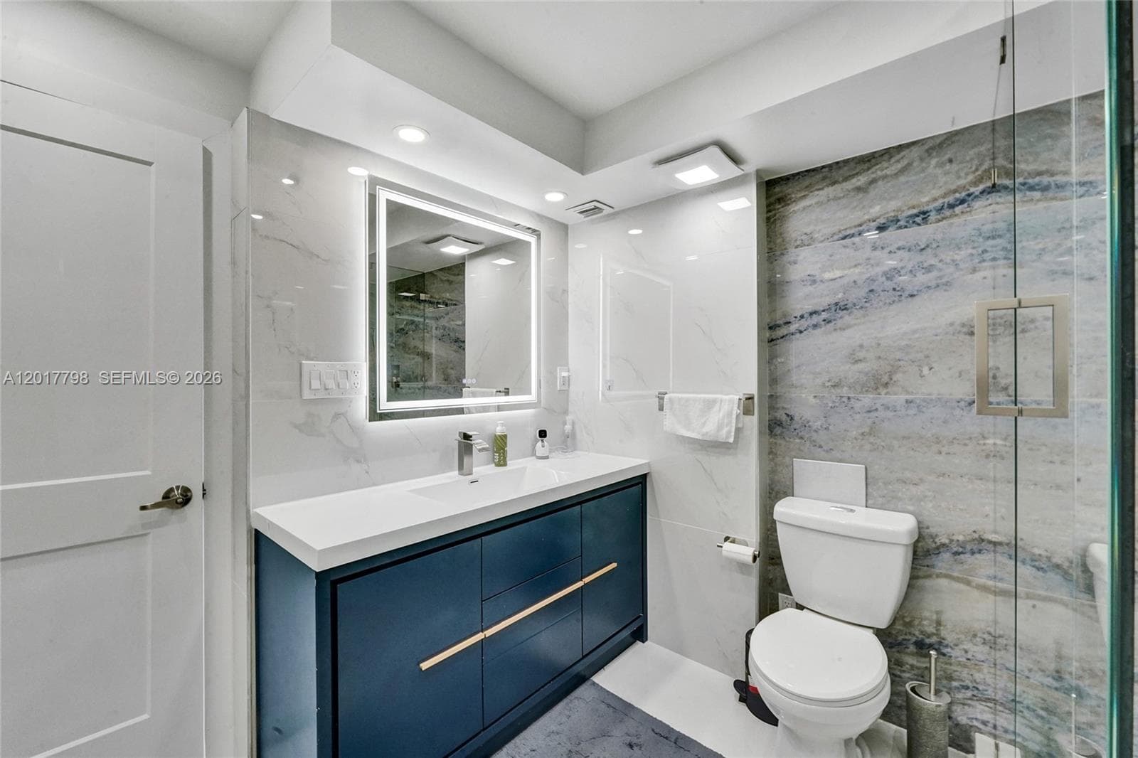 18041 Biscayne Blvd 1804 photo 16