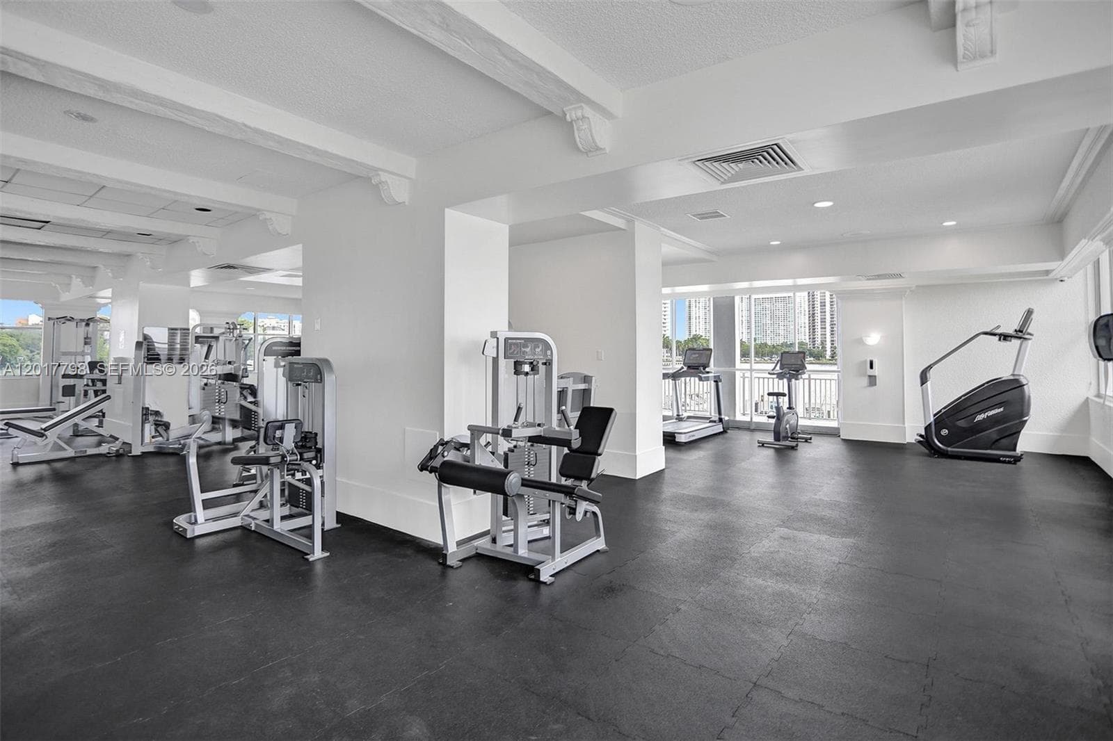 18041 Biscayne Blvd 1804 photo 22