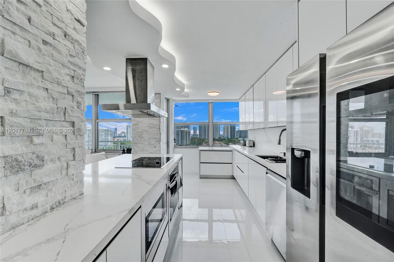 18041 Biscayne Blvd 1804 photo 3
