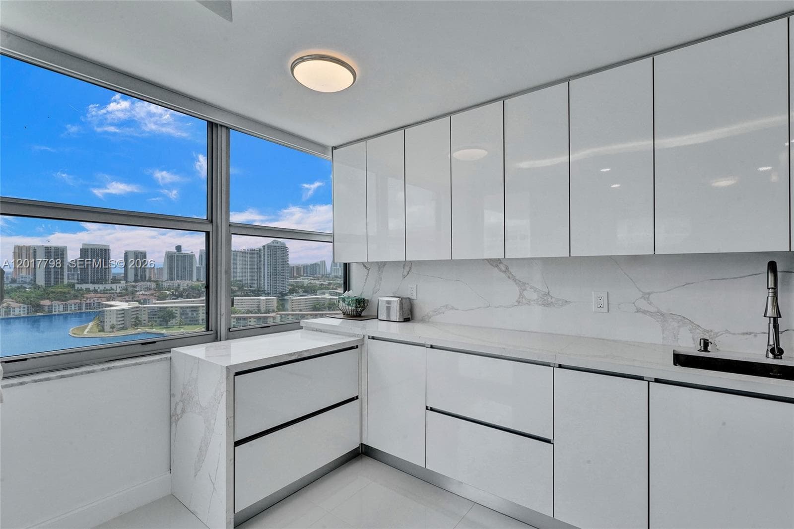 18041 Biscayne Blvd 1804 photo 14