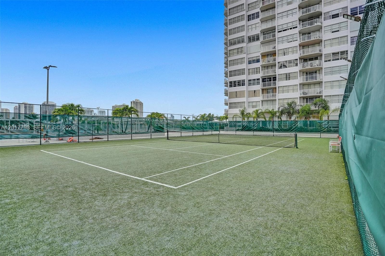 18041 Biscayne Blvd 1804 photo 18