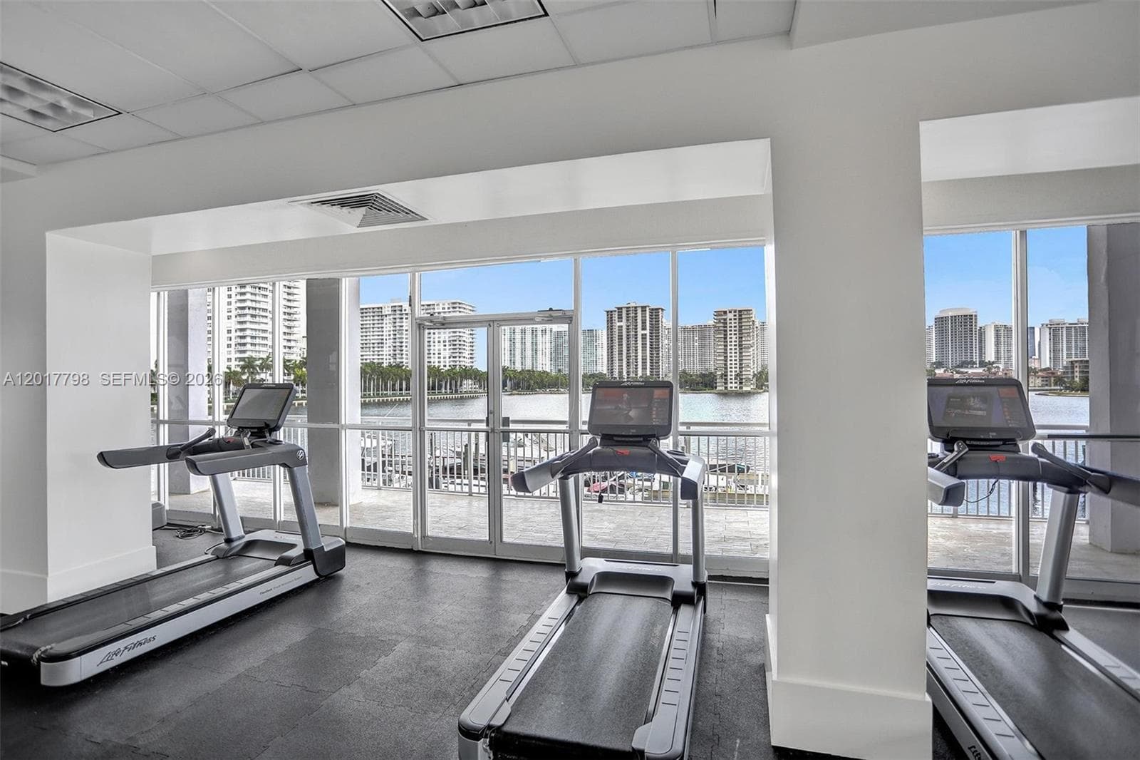 18041 Biscayne Blvd 1804 photo 25