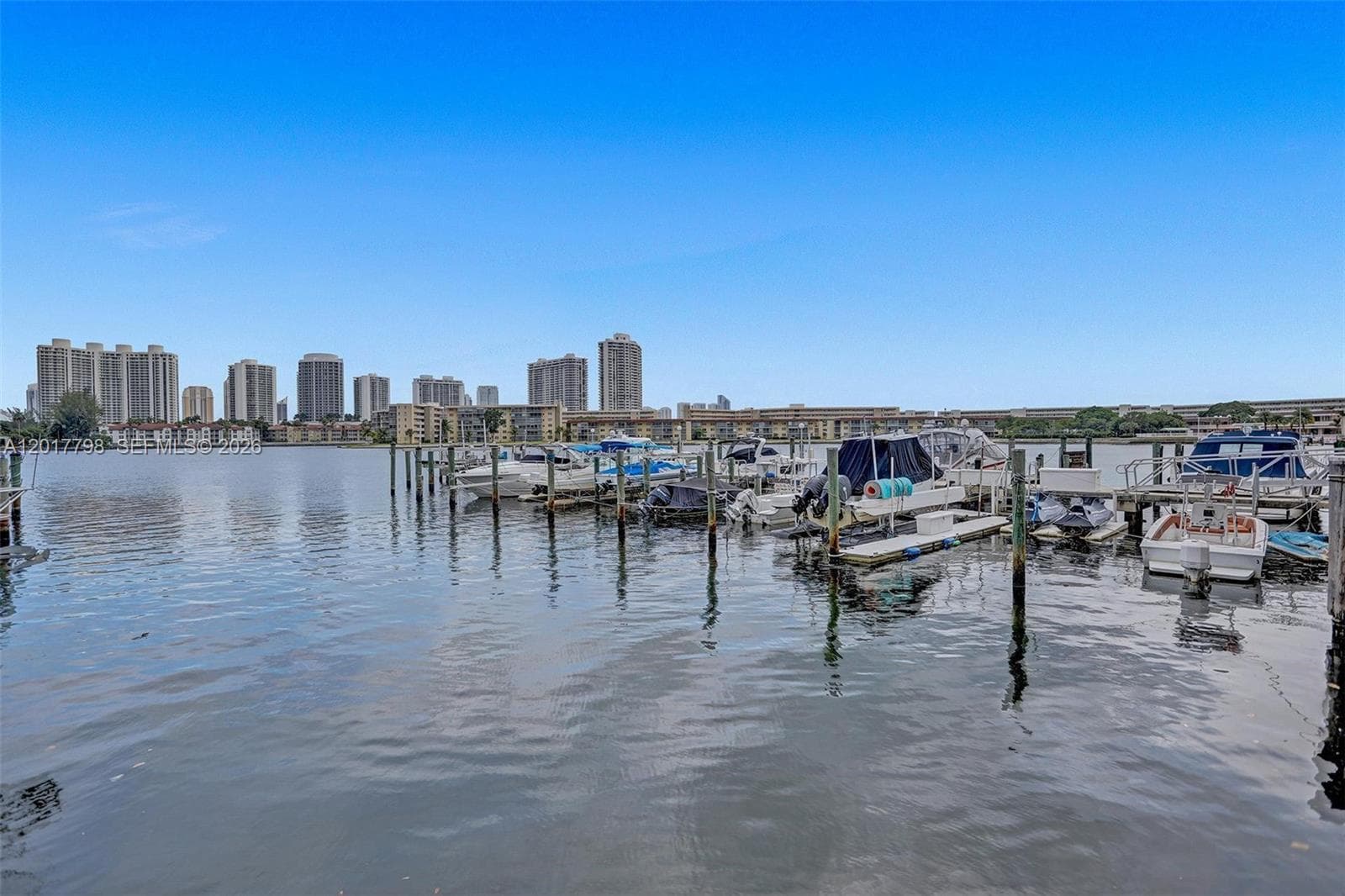 18041 Biscayne Blvd 1804 photo 21