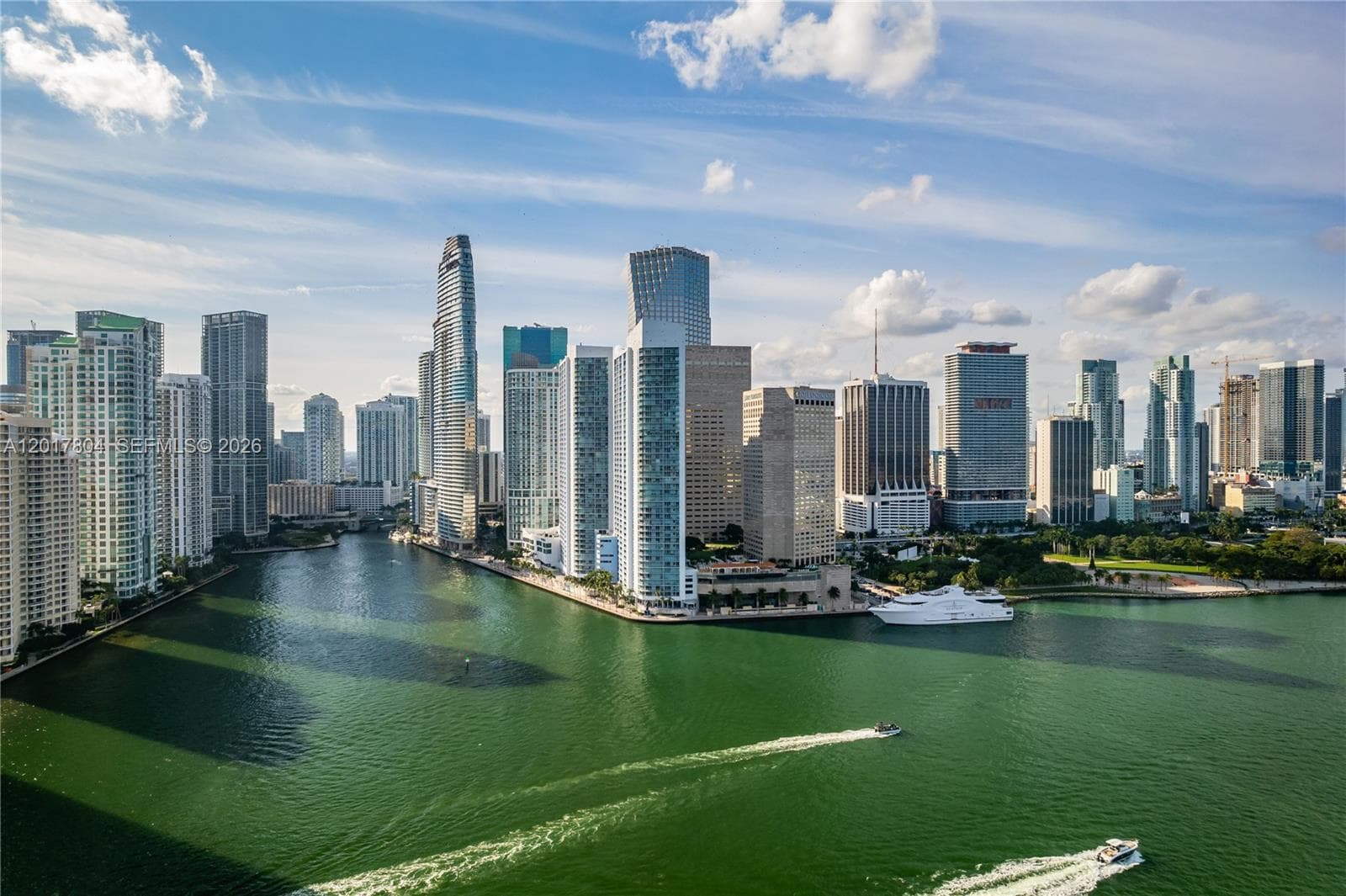 335 Biscayne Blvd 2706 photo 3
