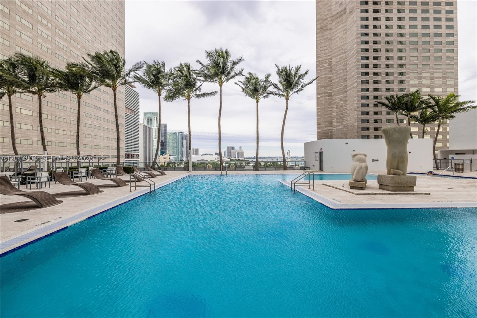 335 Biscayne Blvd 2706 photo 24
