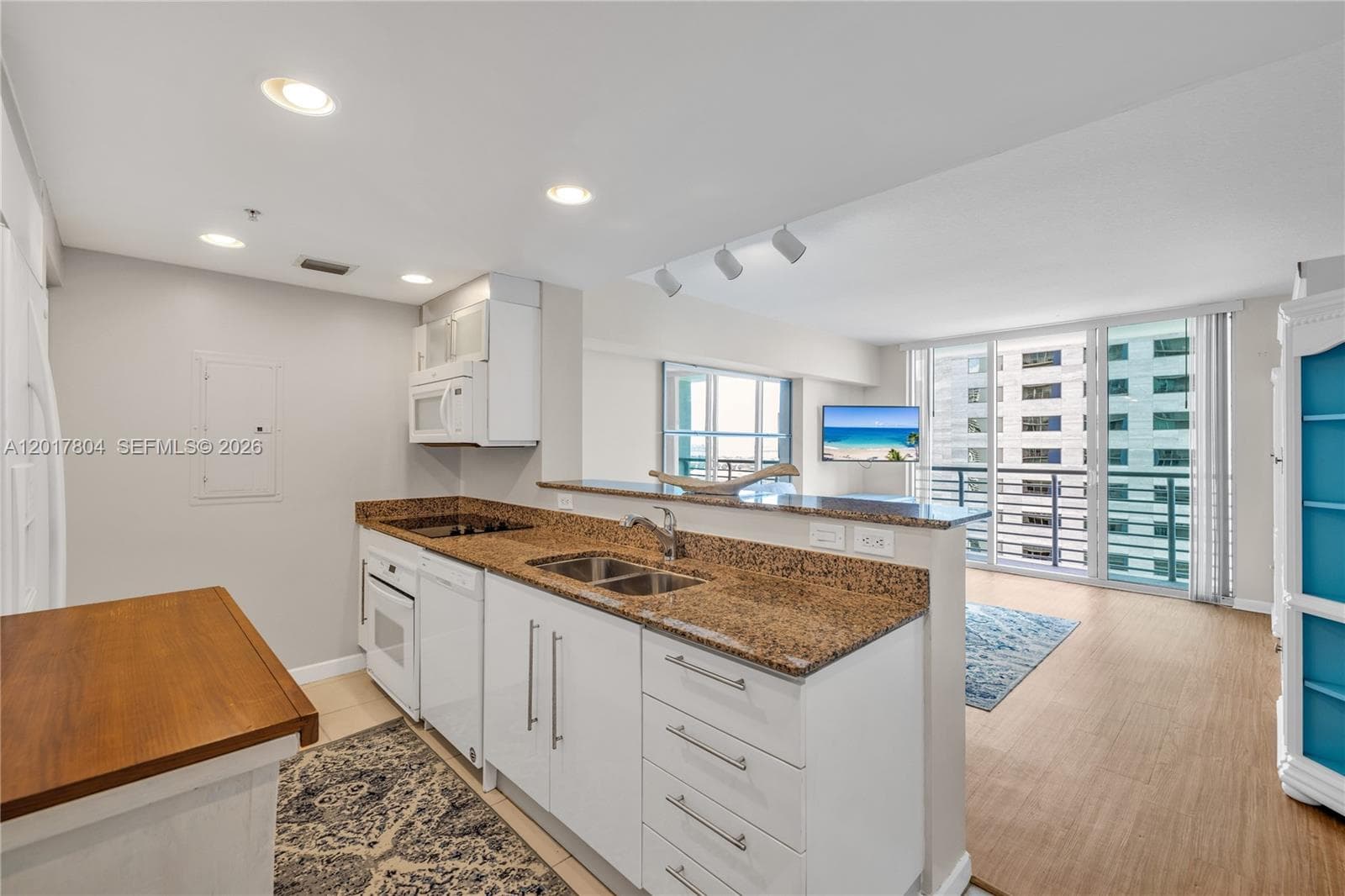335 Biscayne Blvd 2706 photo 8