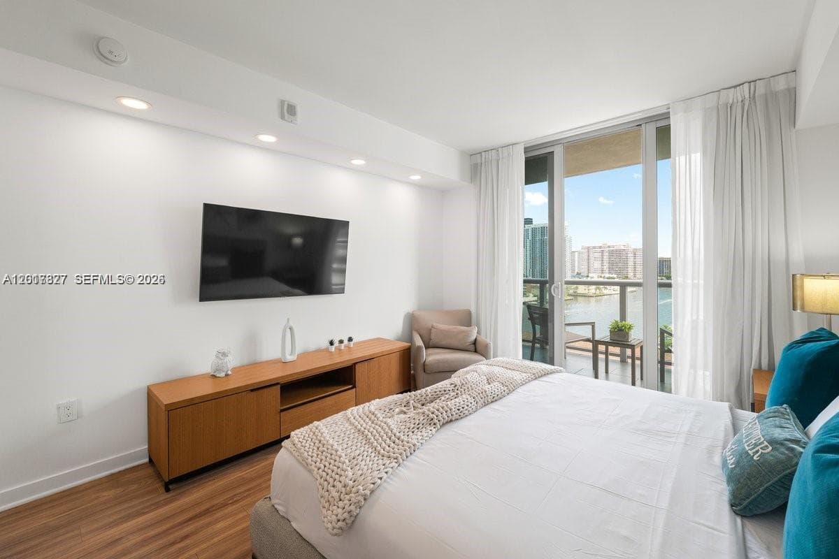 2602 Hallandale Beach Blvd R1109 photo 12