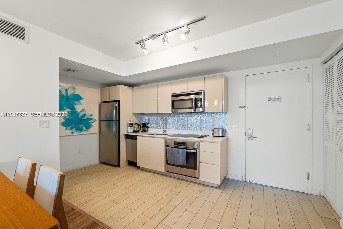 2602 Hallandale Beach Blvd R1109 photo 10