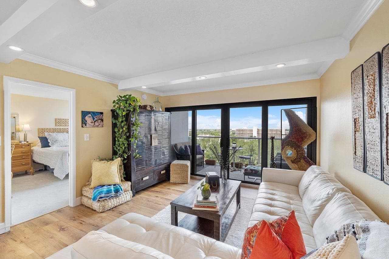 1401 N Riverside Drive 1102 photo 5