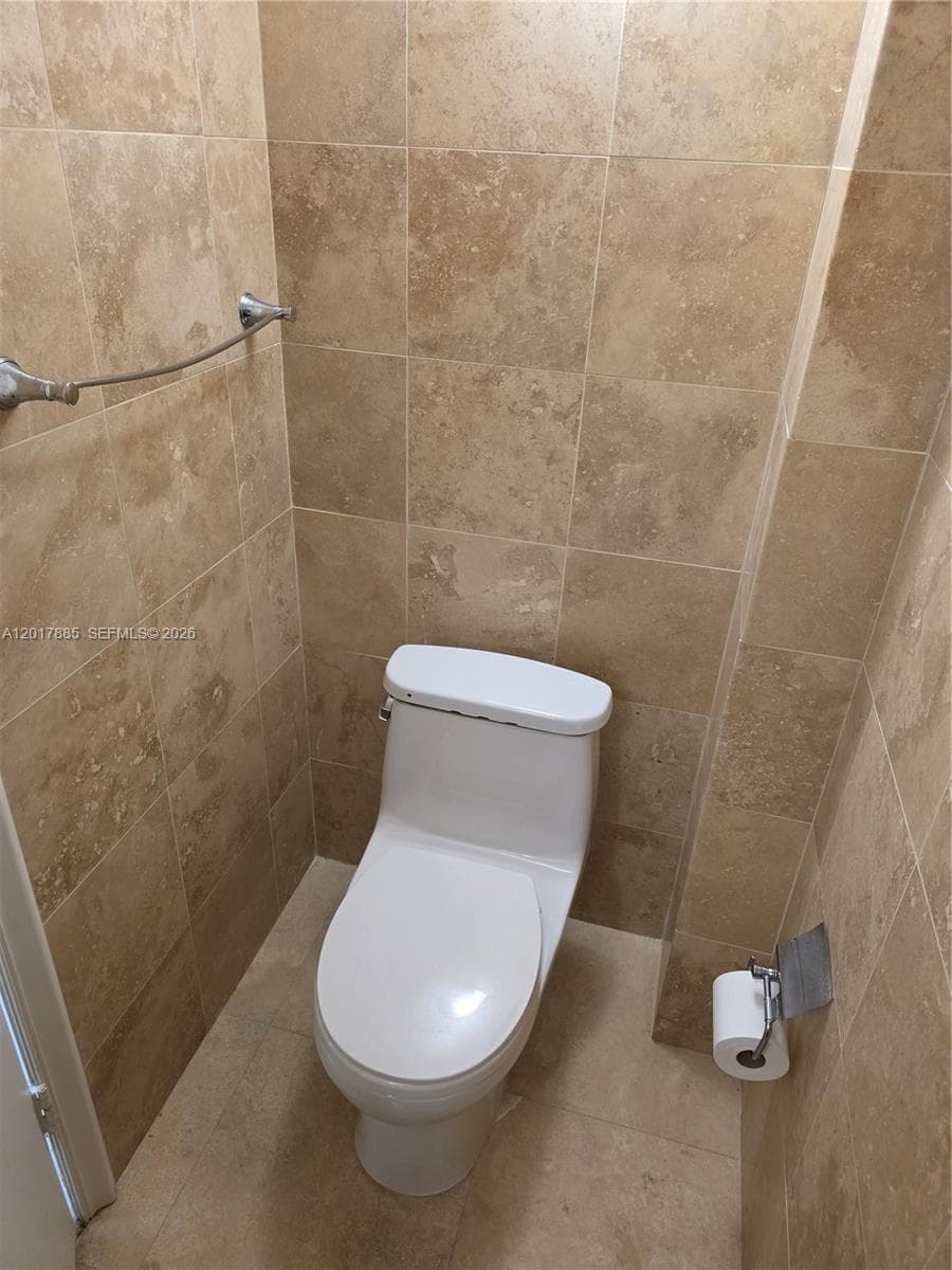 9800 Bay Harbor Dr 408 photo 12