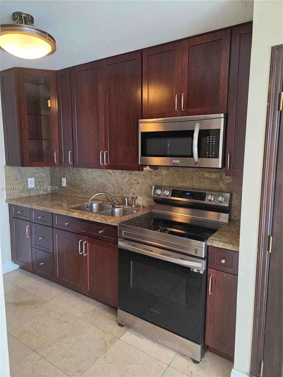 9800 Bay Harbor Dr 408 photo 3