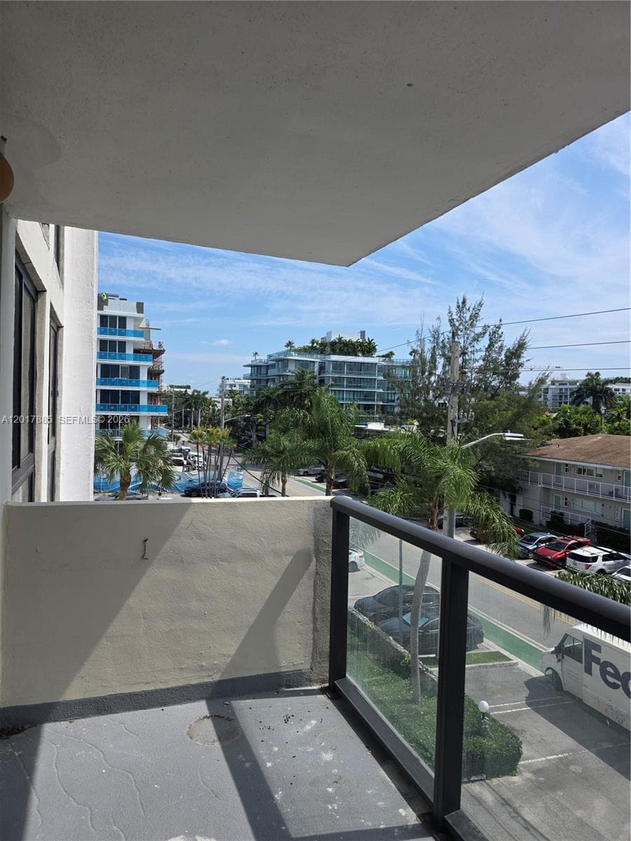 9800 Bay Harbor Dr 408 photo 18