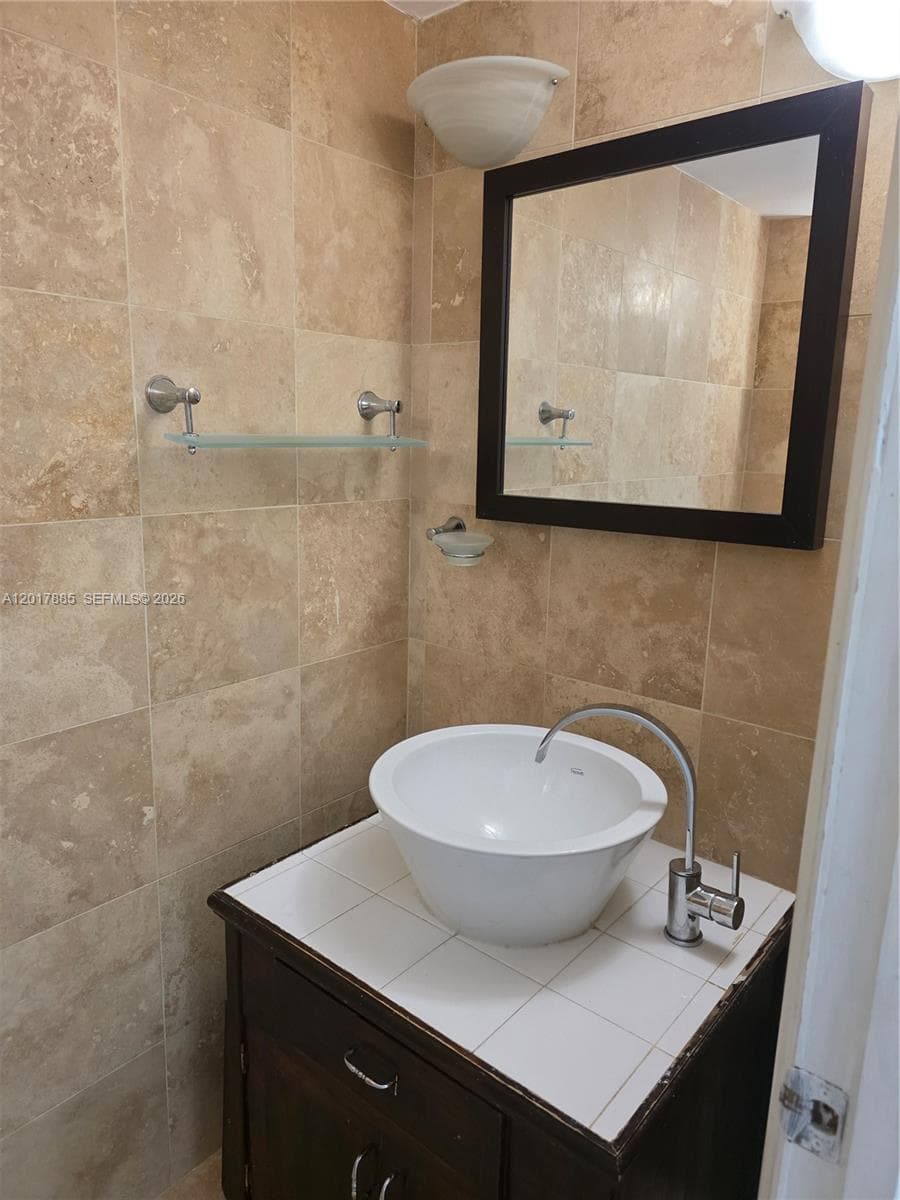9800 Bay Harbor Dr 408 photo 11