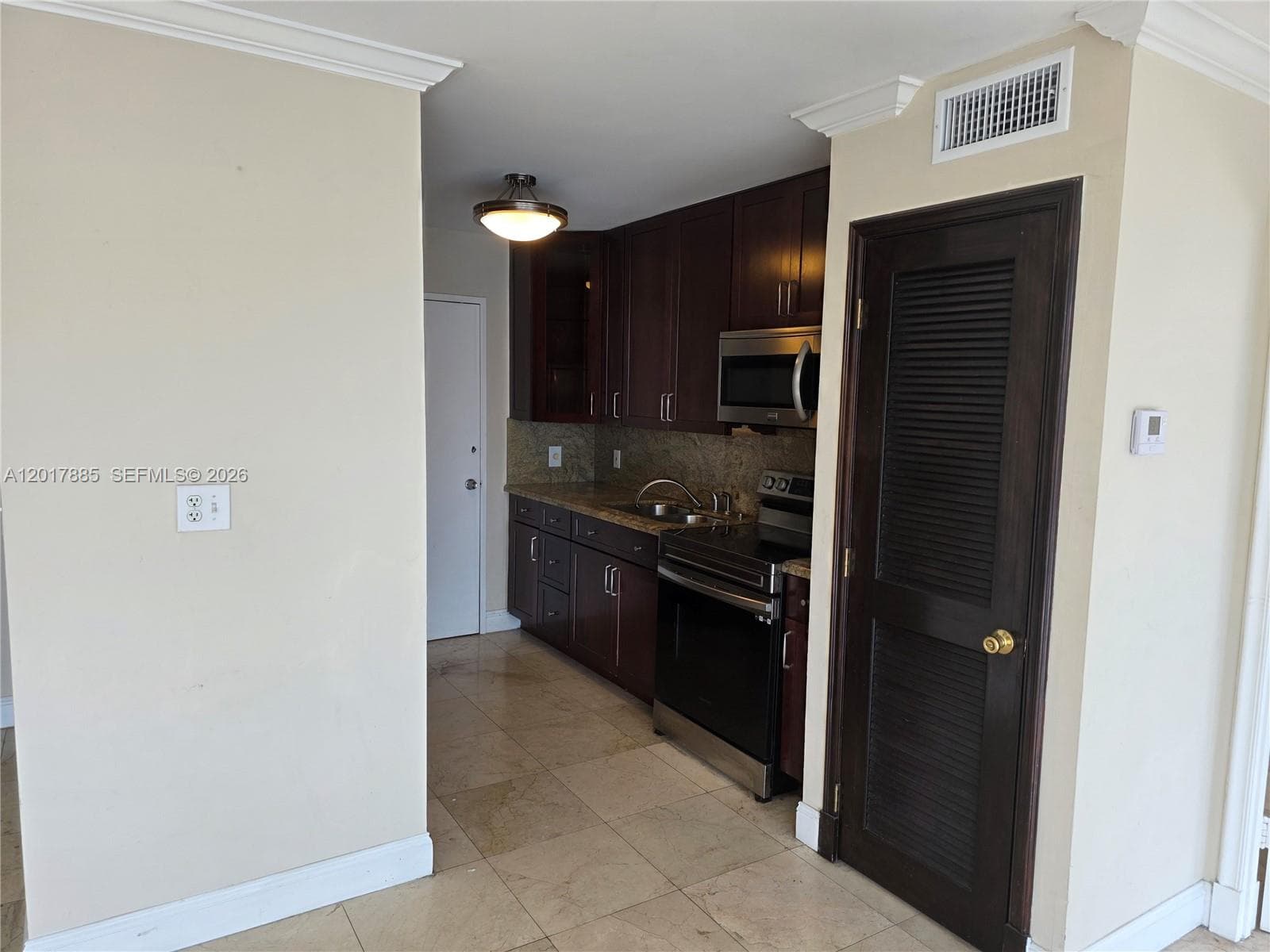 9800 Bay Harbor Dr 408 photo 4
