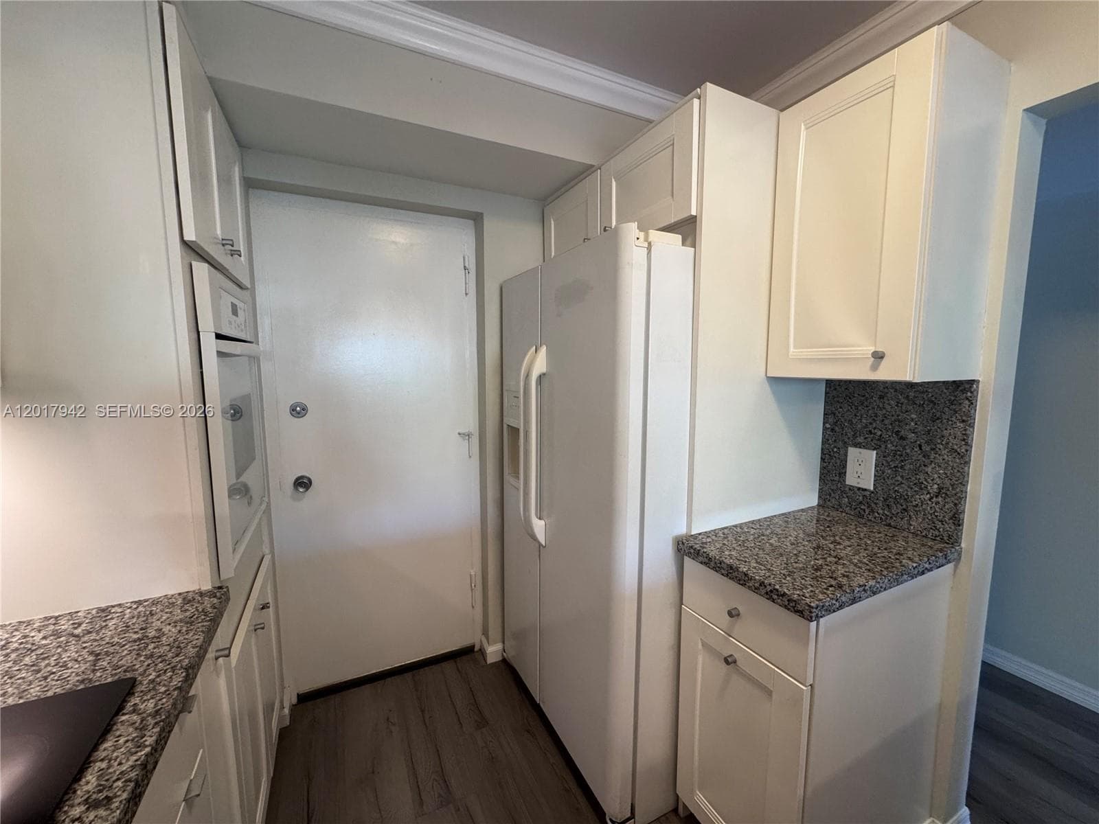 1000 River Reach Dr 302 photo 6