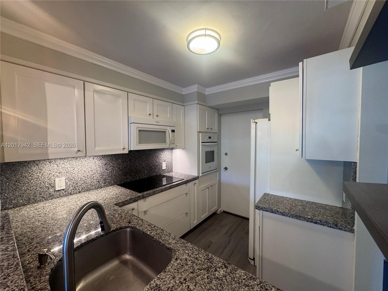 1000 River Reach Dr 302 photo 5