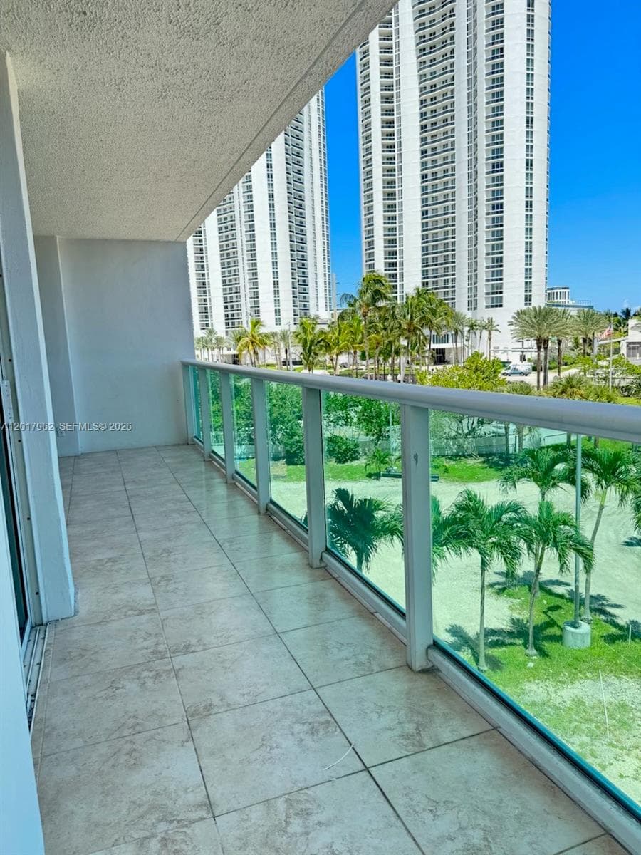 100 Bayview Dr 309 photo 21