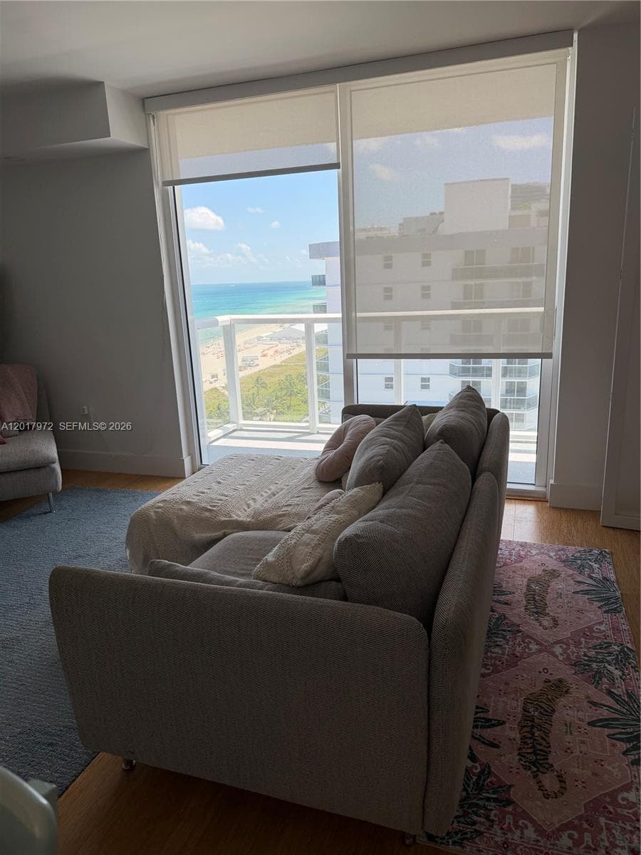 2457 Collins Ave PH-5 photo 7