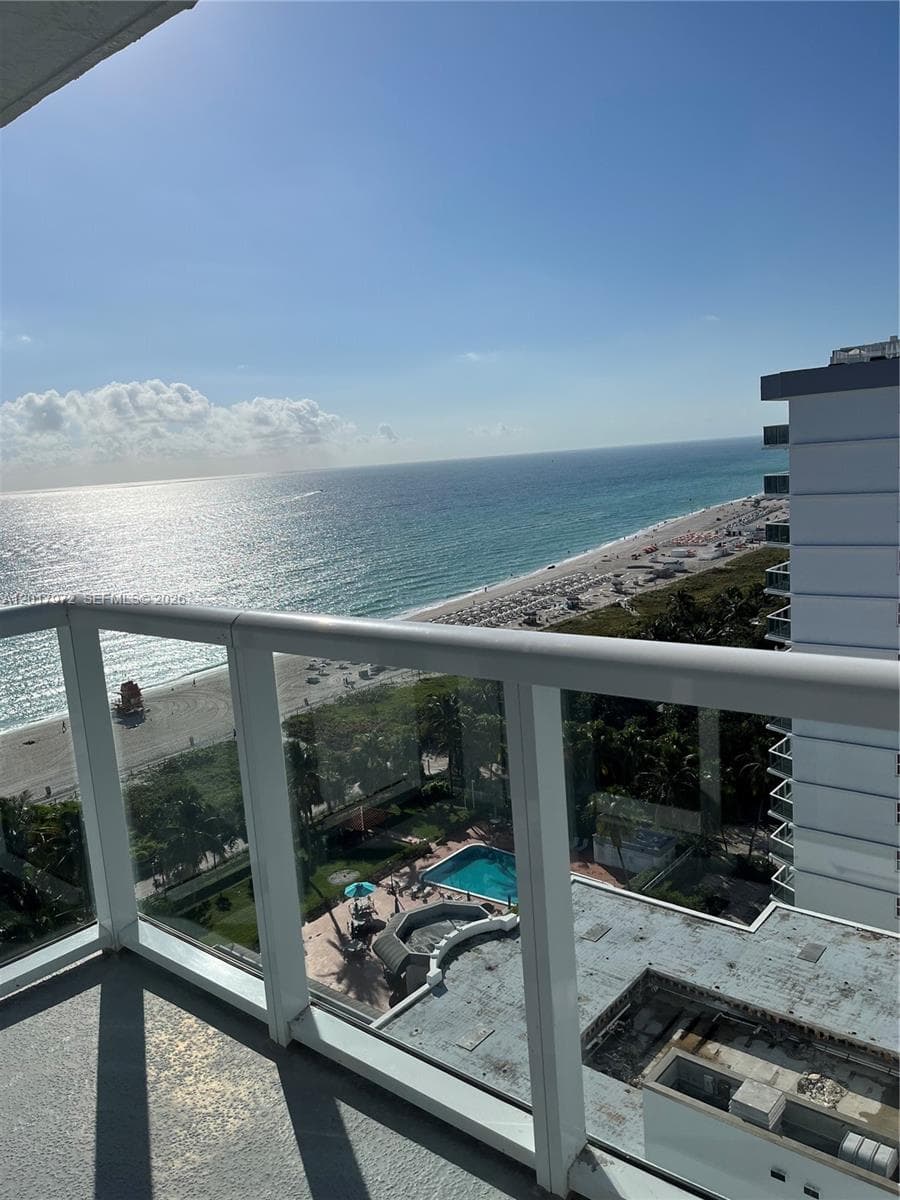 2457 Collins Ave PH-5 photo 1