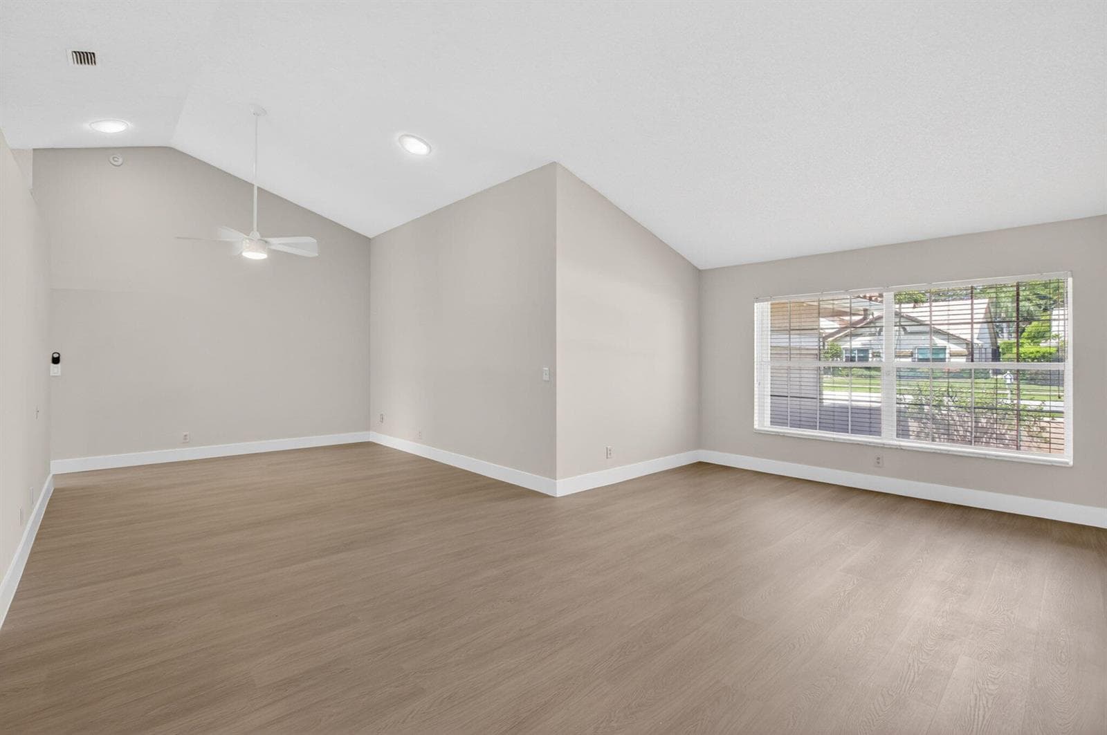 9720 Majestic Way photo 12